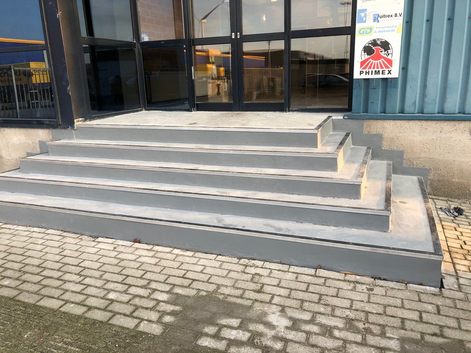 Betonnen traprenovatie